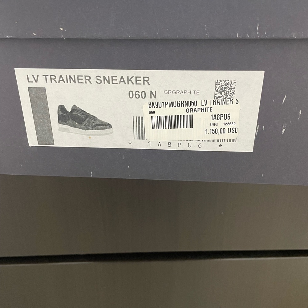 I am selling the Louis Vuttion Trainer Sneaker for 700 dollars size 8 men.